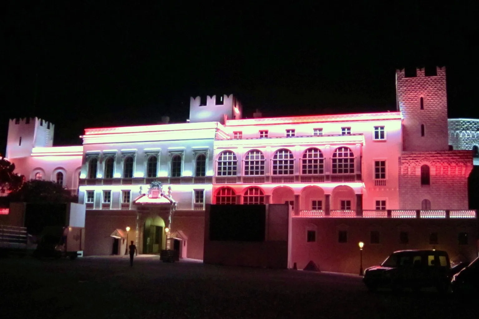 Le palais princier de Monaco illuminé pour le mariage princier de juillet 2011