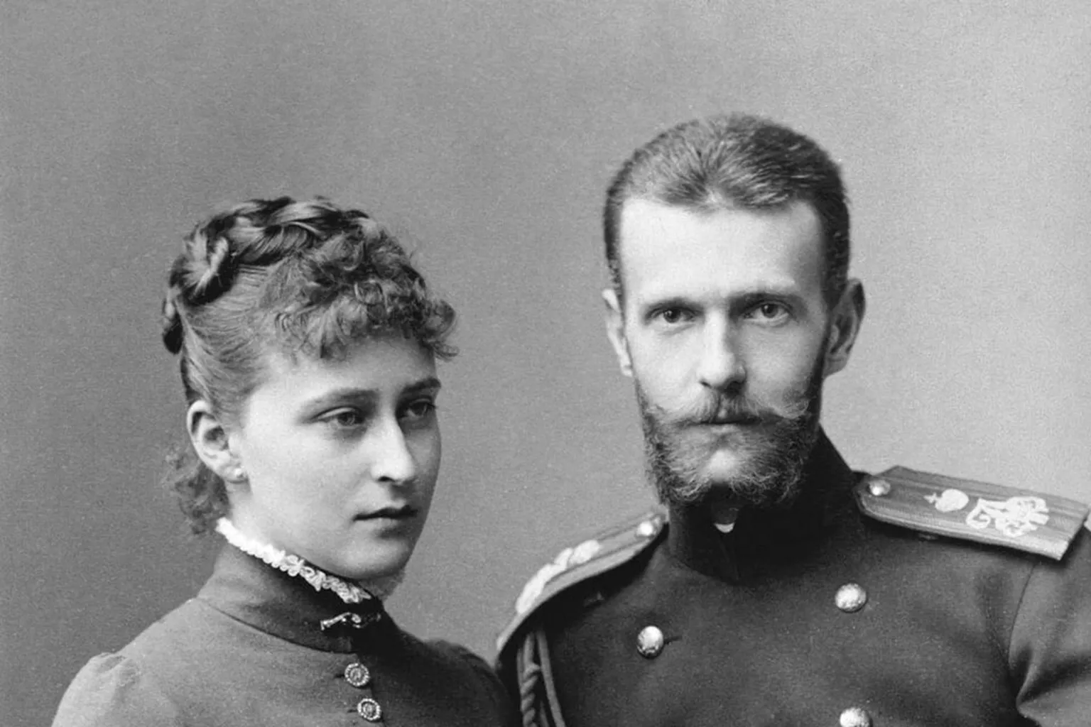 Photographie des fiançailles, en mars 1884, du grand-duc Serge Alexandrovitch et de la princesse Élisabeth de Hesse